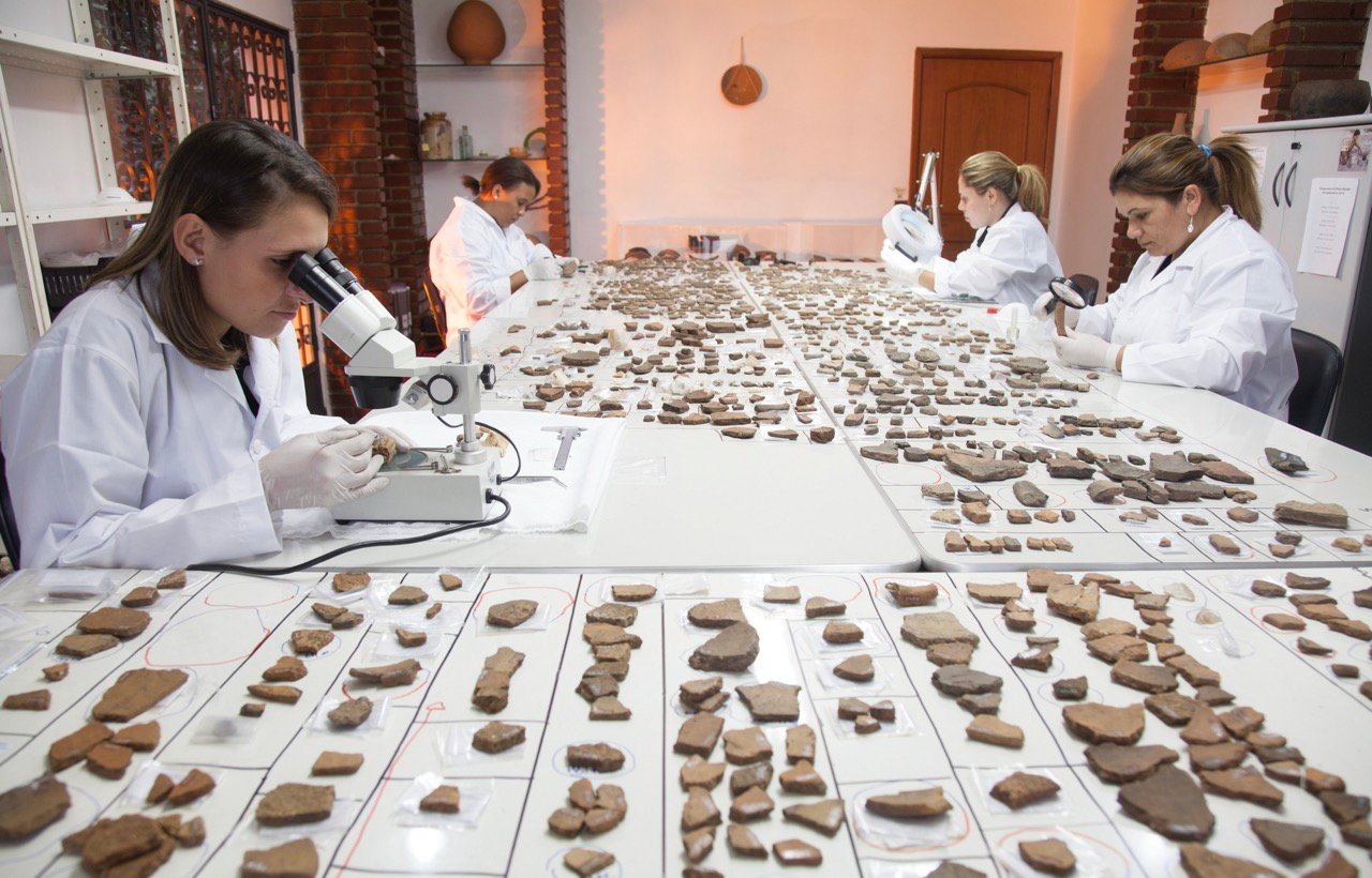 Laboratorios e dependencias da Zanettini Arqueologia. Foto Marcos Issa/Argosfoto